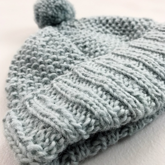 WORLD FINDS Hand Knit Wool Pom Pom Beanie Fair Trade Made In Nepal Dusty Blue - Picture 3 of 7